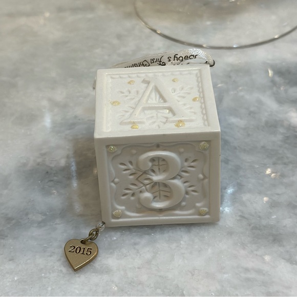 Hallmark Keepsake Baby’s Forst Christmas 2015 - Picture 6 of 11